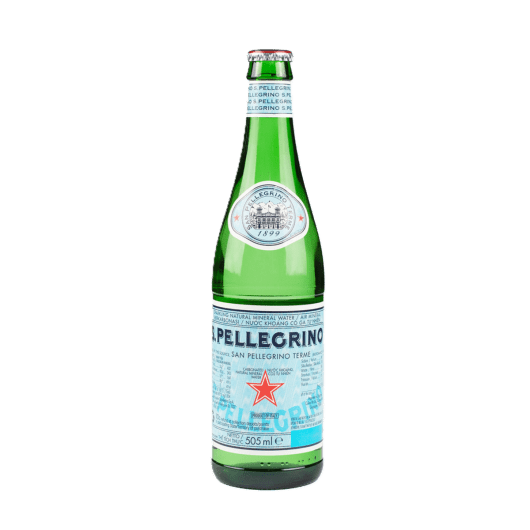 Botella de vidrio S.Pellegrino de agua mineral con gas 500 ml